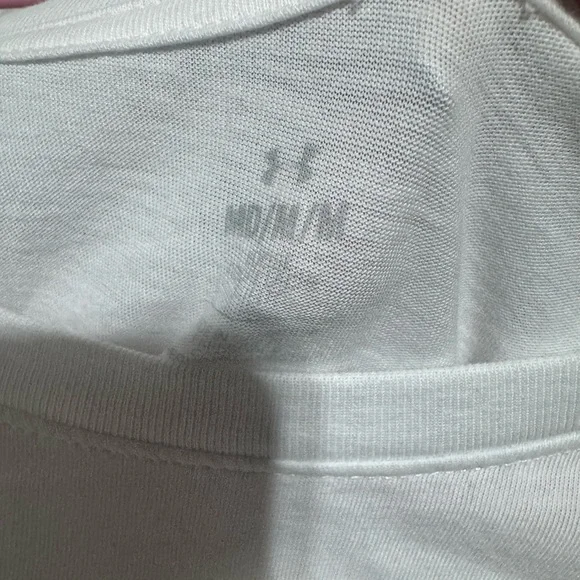 Under Armour Women's White Long Sleeve Tee - Picture 3 of 4